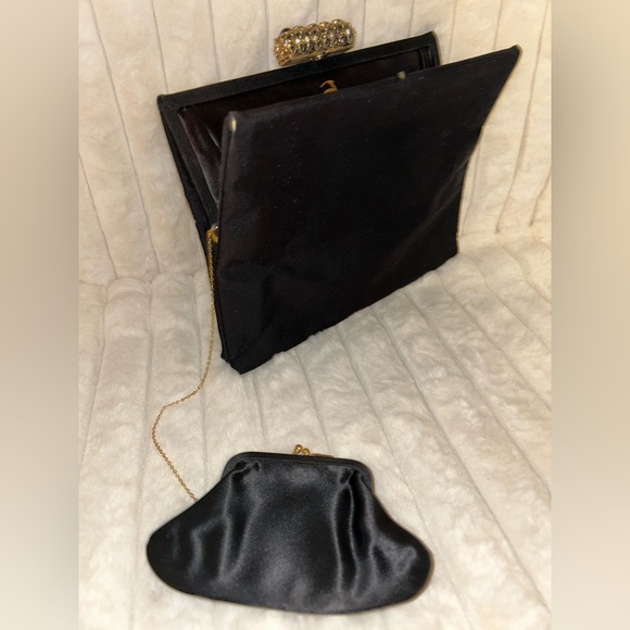 Koret 1930's VINTAGE Black and Gold Clutch with Elegant Design - Picture 9 of 10